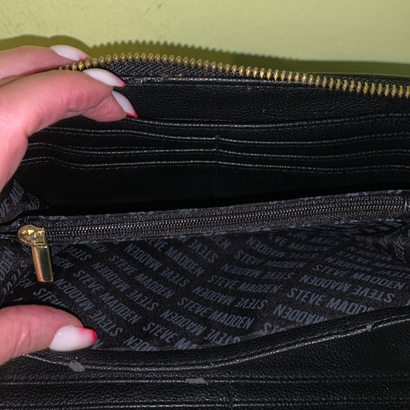 Steve Madden zip around wallet wristlet - Picture 5 of 8